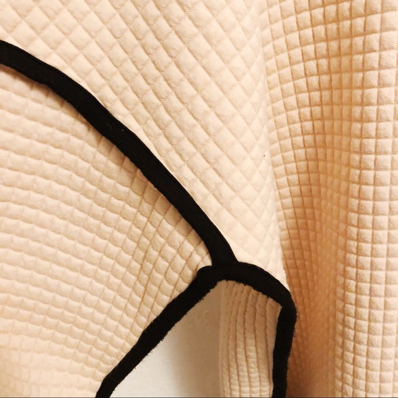 She and Sky Waffle Knit Sweater Lg Black + Cream - Picture 2 of 3